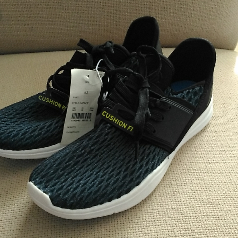 Champion cushion fit shoes